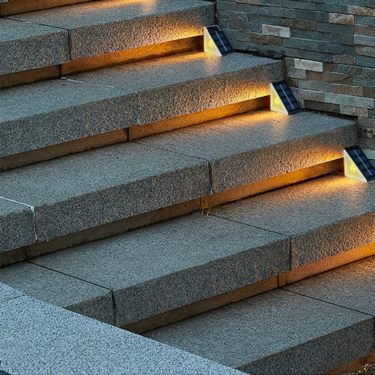 WEATHERPROOF OUTDOOR SOLAR STEP LIGHTS